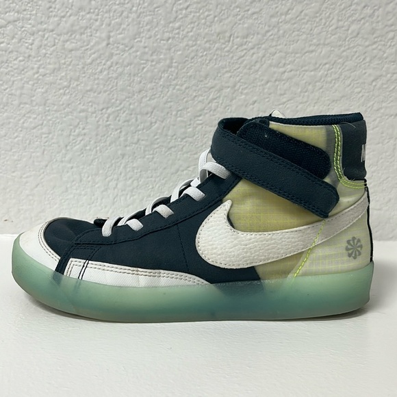 Girls Size 3 Nike Blazers - Picture 3 of 10